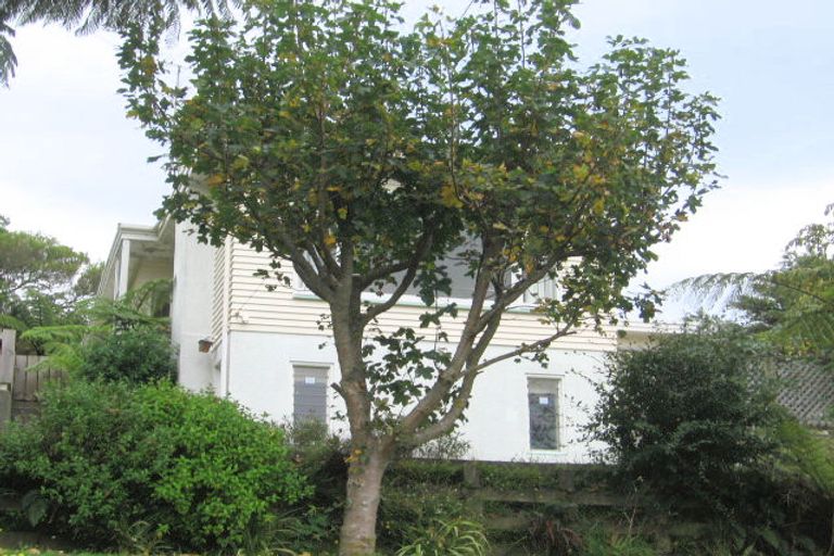Photo of property in 11 Bell Street, Tawa, Wellington, 5028