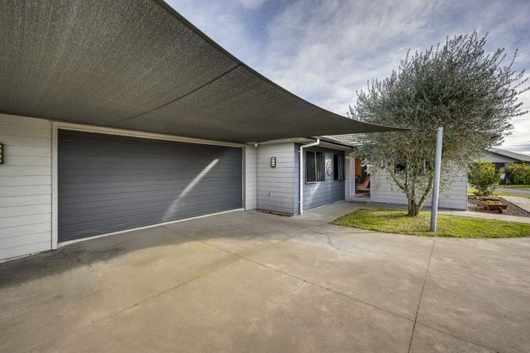 Photo of property in 28 Mcnaughton Place, Onekawa, Napier, 4110