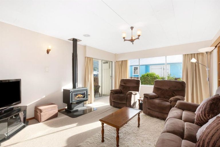 Photo of property in 236 Wellington Road, Wainuiomata, Lower Hutt, 5014