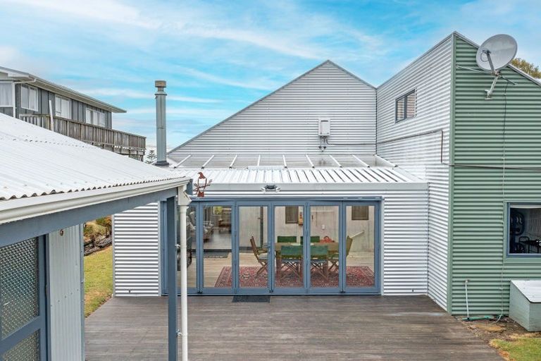 Photo of property in 22 Pinedale Crescent, Riversdale Beach, Masterton, 5872