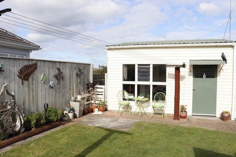 Photo of property in 4 Smithfield Road, College Estate, Whanganui, 4500