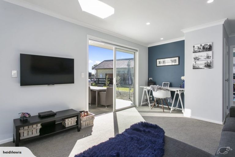 Photo of property in 32 Mike Smith Drive, Cambridge, 3434