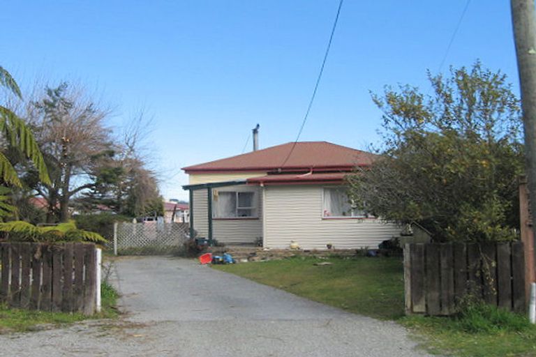 Photo of property in 88 Fox Street, Cobden, Greymouth, 7802