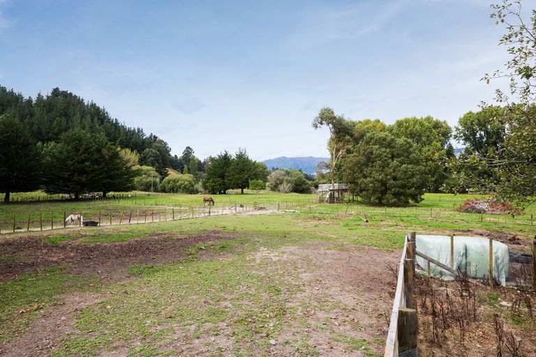 Photo of property in 72 Kuku Road, Pohangina, Ashhurst, 4884