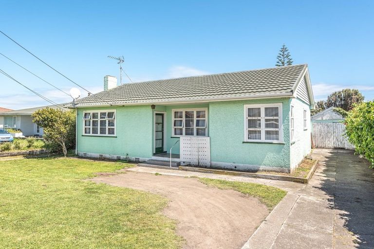 Photo of property in 9 Cornfoot Street, Castlecliff, Whanganui, 4501