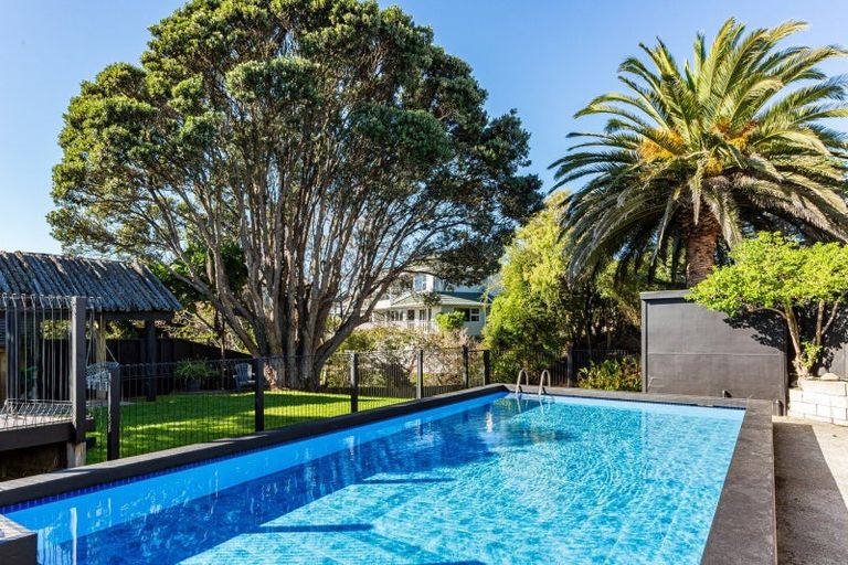 Photo of property in 16 Manly Street, Paraparaumu Beach, Paraparaumu, 5032