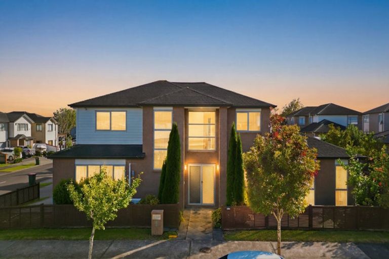 Photo of property in 8 Moville Drive, Flat Bush, Auckland, 2019