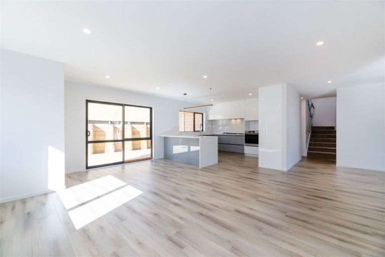 Photo of property in 13 Shibata Rise, Ranui, Auckland, 0612