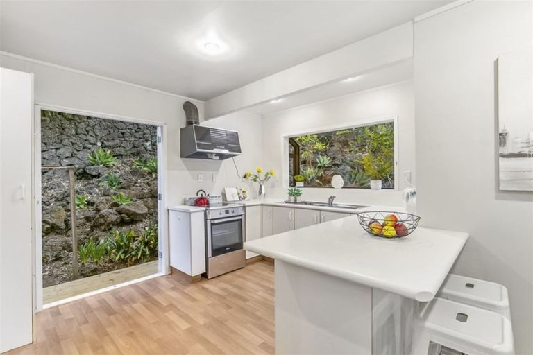 Photo of property in 52b Aroha Avenue, Sandringham, Auckland, 1025