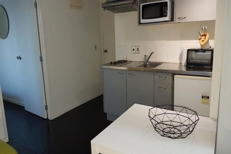 Photo of property in Scotia Tower Apartments, 8a/8 Scotia Place, Auckland Central, Auckland, 1010