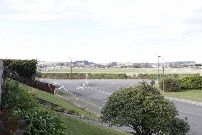 Photo of property in 4 Smithfield Road, College Estate, Whanganui, 4500