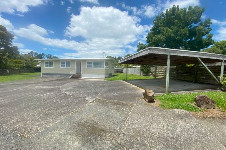 Photo of property in 19 Pendlebury Street, Green Bay, Auckland, 0604