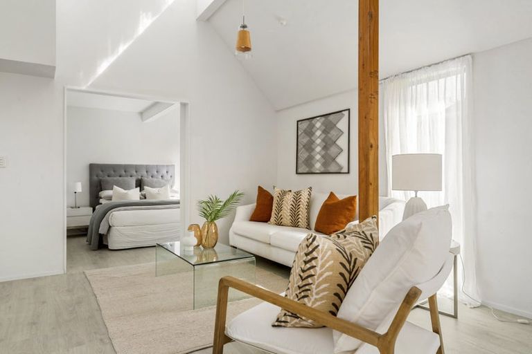 Photo of property in 72 Eversleigh Road, Belmont, Auckland, 0622