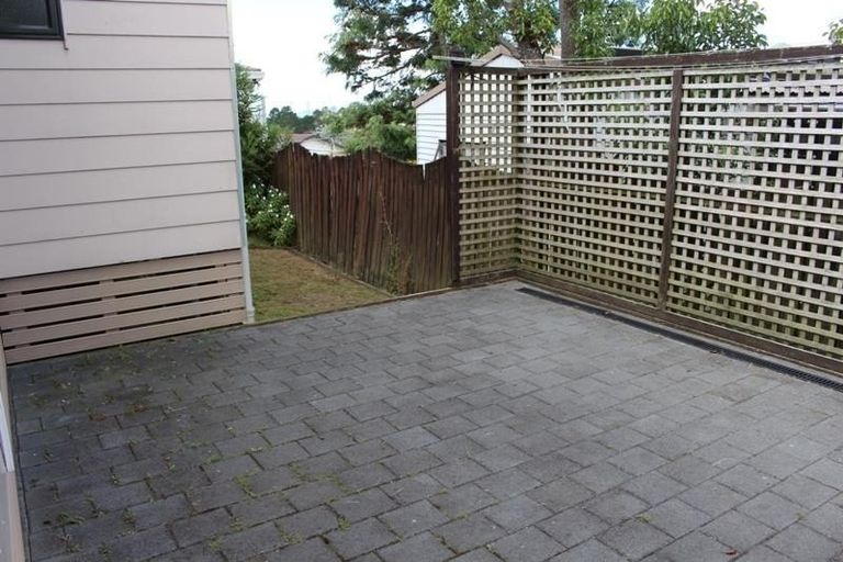 Photo of property in 53 Triangle Road, Massey, Auckland, 0614