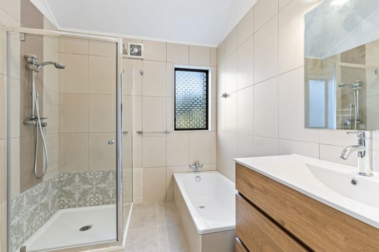 Photo of property in 41 Kennedy Avenue, Forrest Hill, Auckland, 0620