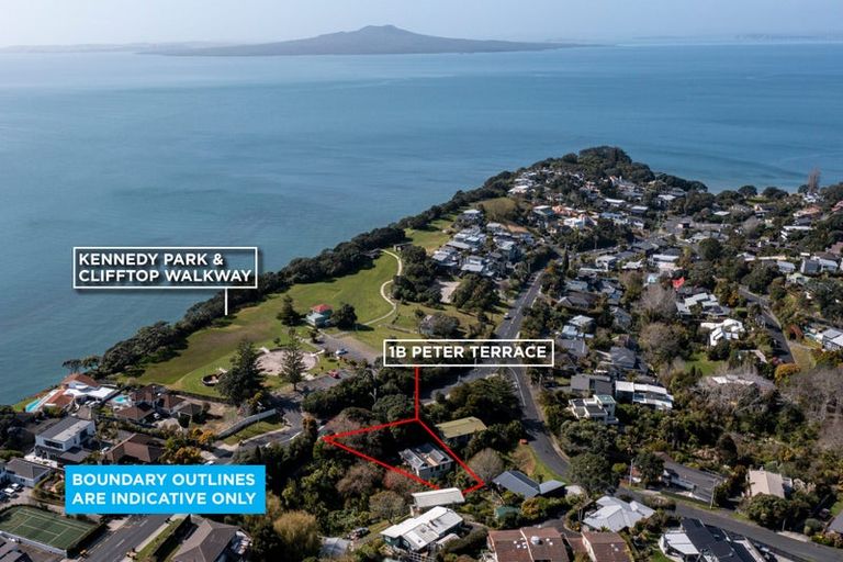 Photo of property in 1b Peter Terrace, Castor Bay, Auckland, 0620