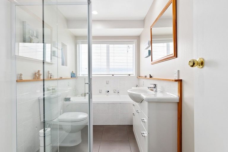 Photo of property in 28 Mccracken Avenue, Hillcrest, Hamilton, 3216