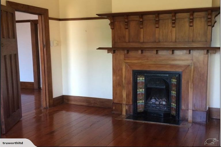 Photo of property in 2/4 Marine Terrace, Bayswater, Auckland, 0622