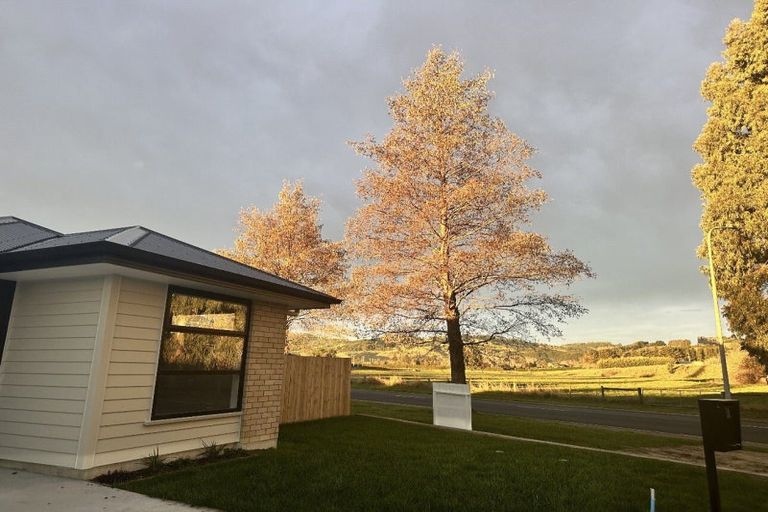 Photo of property in 100 Hagart-alexander Drive, Mosgiel, 9024