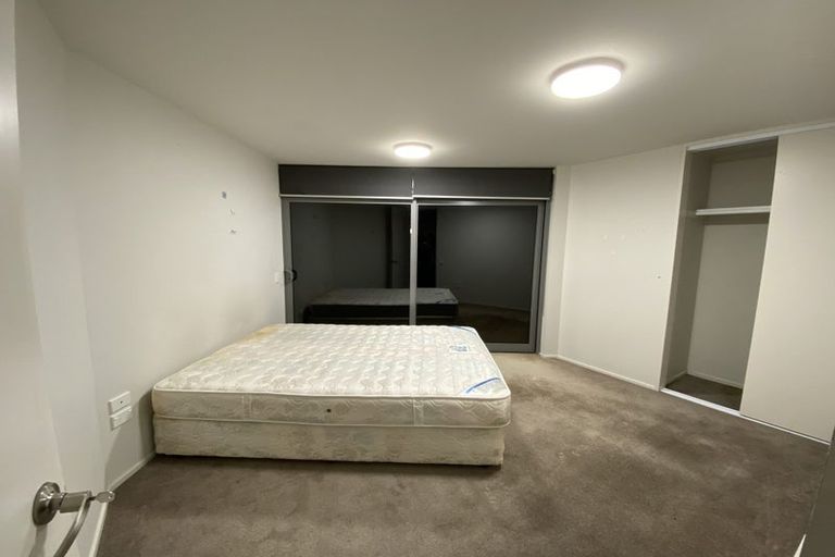 Photo of property in 71 Tamworth Crescent, Newlands, Wellington, 6037