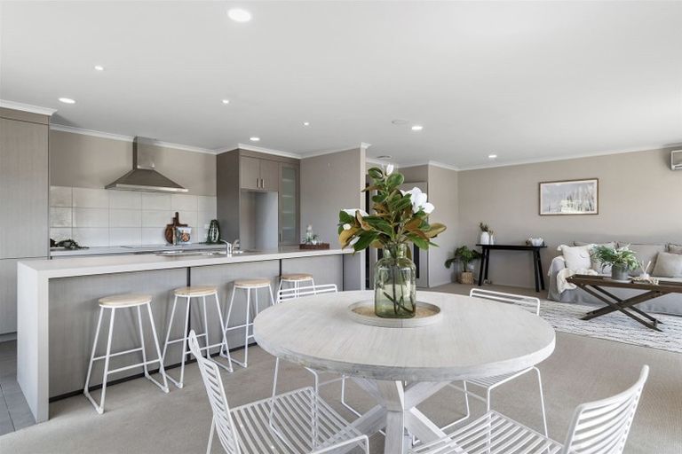 Photo of property in 136 Waterside Drive, Pyes Pa, Tauranga, 3112