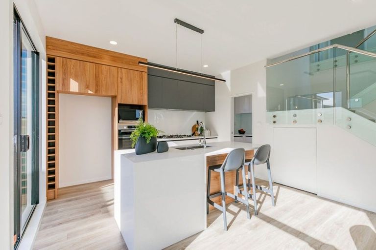 Photo of property in 24 Observation Green, Hobsonville, Auckland, 0616