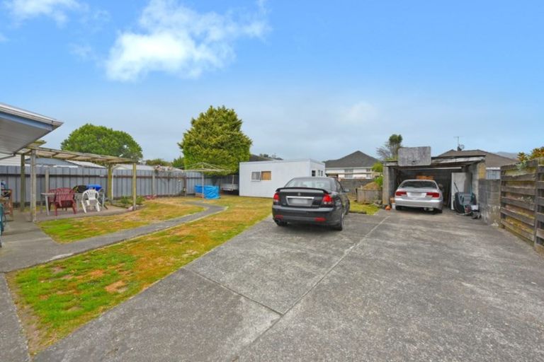 Photo of property in 5 Bonnie Glen Crescent, Ebdentown, Upper Hutt, 5018