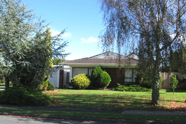 Photo of property in 11 Cornelian Crescent, Half Moon Bay, Auckland, 2012