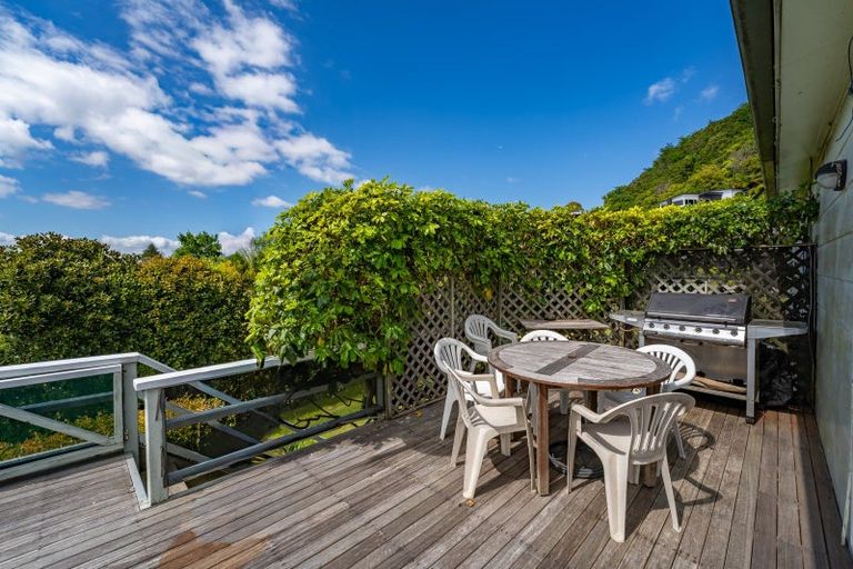 Photo of property in 20 Shera Street, Acacia Bay, Taupo, 3330