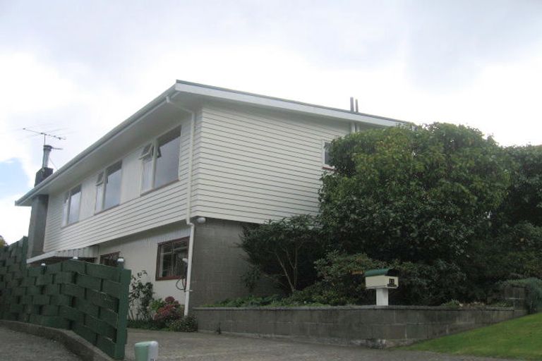 Photo of property in 11 Woodhouse Avenue, Karori, Wellington, 6012