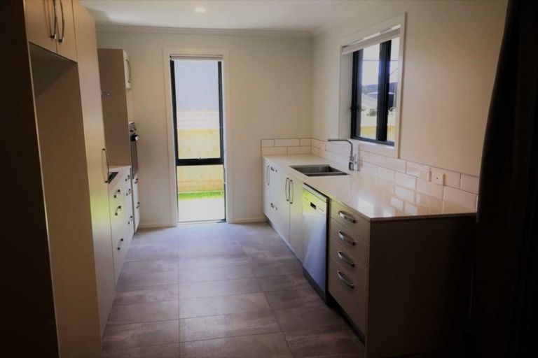 Photo of property in 17 Richardson Road, Omokoroa, 3114