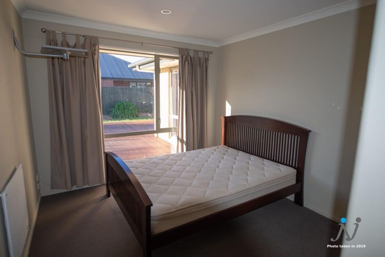 Photo of property in 3 Rooney Place, Aidanfield, Christchurch, 8025