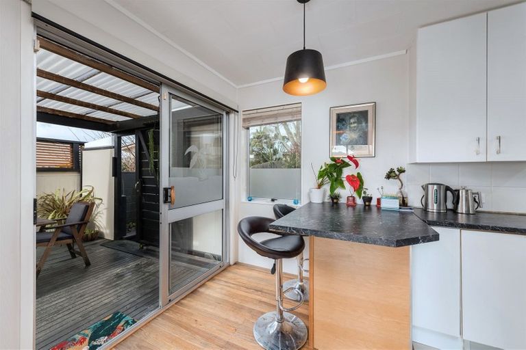 Photo of property in 1/21 Solar Road, Glen Eden, Auckland, 0602