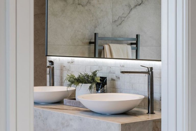 Photo of property in 112 Arran Point Parade, Orewa, 0931