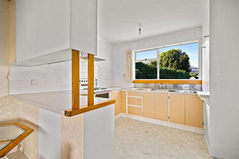 Photo of property in 14 Donovan Avenue, Massey, Auckland, 0614