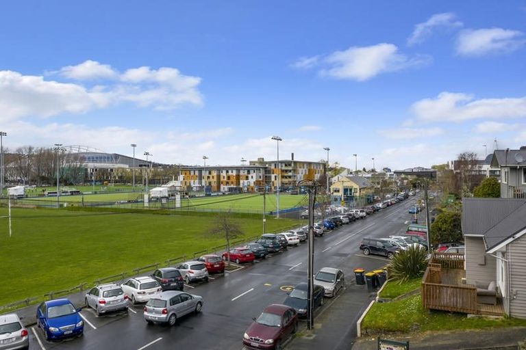 Photo of property in 96 Harbour Terrace, North Dunedin, Dunedin, 9016