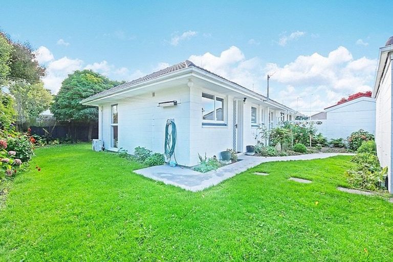 Photo of property in 6 Redbridge Lane, Sydenham, Christchurch, 8023