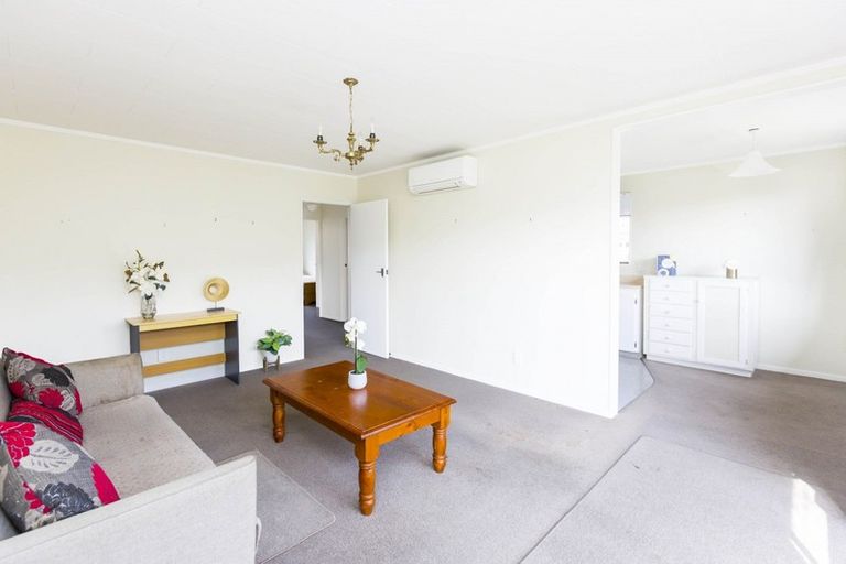 Photo of property in 2/48 Kowhai Avenue, Ebdentown, Upper Hutt, 5018
