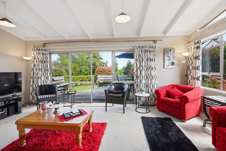 Photo of property in 22 Angela Place, Kinloch, Taupo, 3377