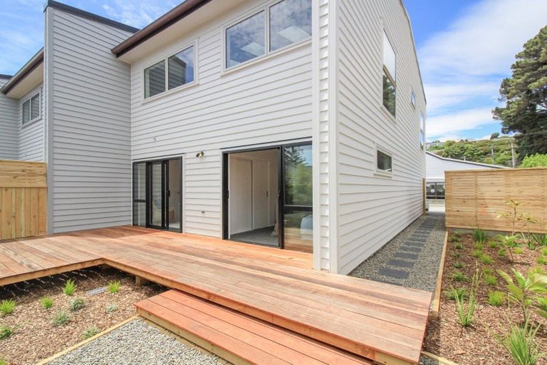 Photo of property in 1/7 Grays Road, Plimmerton, Porirua, 5026
