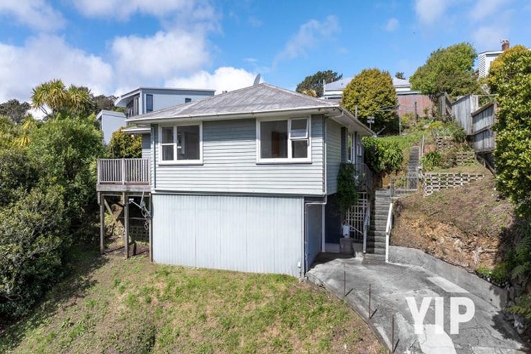Photo of property in 114 Newlands Road, Newlands, Wellington, 6037