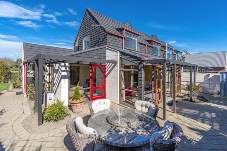 Photo of property in 2/27 Dovedale Avenue, Ilam, Christchurch, 8041