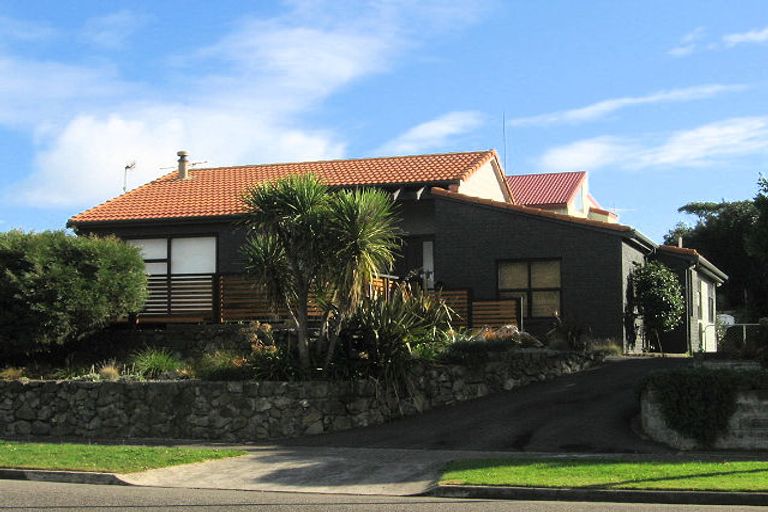Photo of property in 179 Tutere Street, Waikanae Beach, Waikanae, 5036
