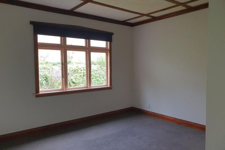 Photo of property in 300 Courtenay Street, Strandon, New Plymouth, 4312