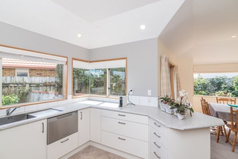 Photo of property in 31 Beach Haven Place, Paraparaumu Beach, Paraparaumu, 5032