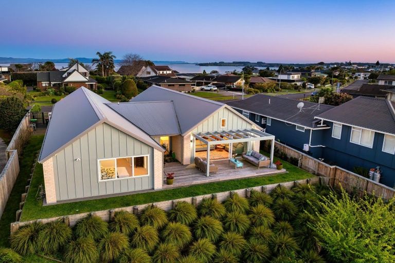 Photo of property in 37 Coppelia Avenue, Omokoroa, 3114