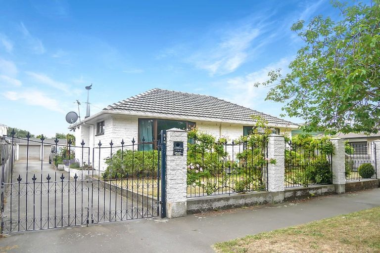 Photo of property in 218 Beach Road, North New Brighton, Christchurch, 8083