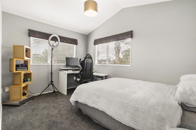 Photo of property in 19 Patons Road, Howick, Auckland, 2014