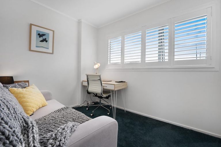 Photo of property in 10/72 Kitchener Road, Milford, Auckland, 0620