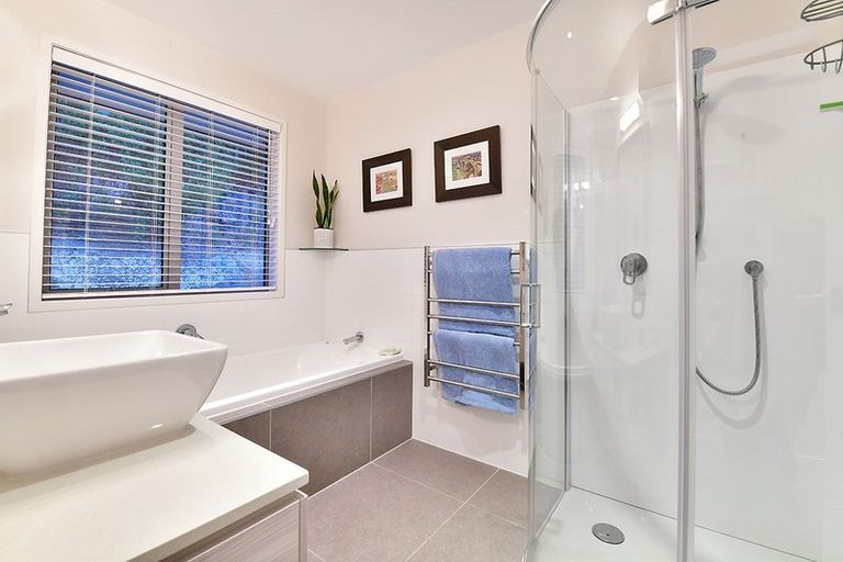 Photo of property in 11/24 Ferry Road, Wade Heads, Whangaparaoa, 0932